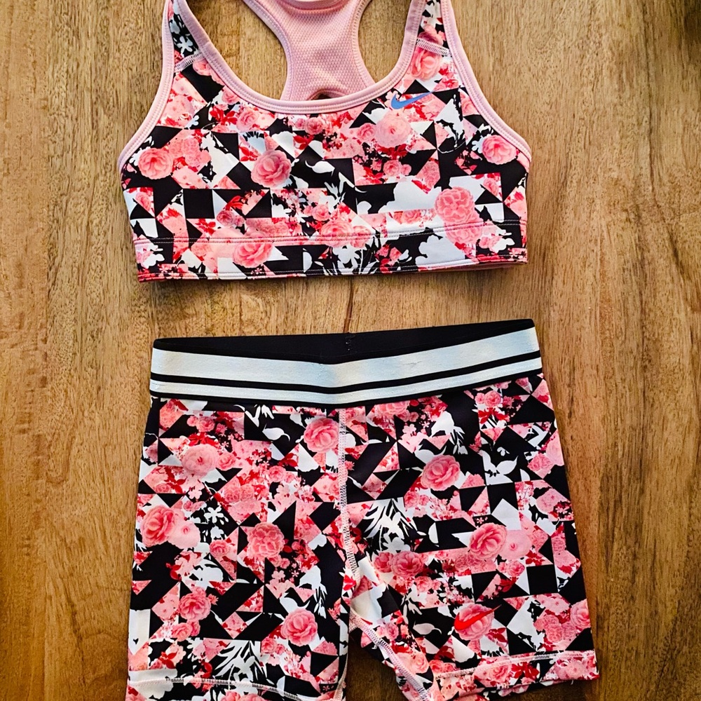 Girls Nike Pro Pink Floral Set - medium shorts, small reversible sports bra